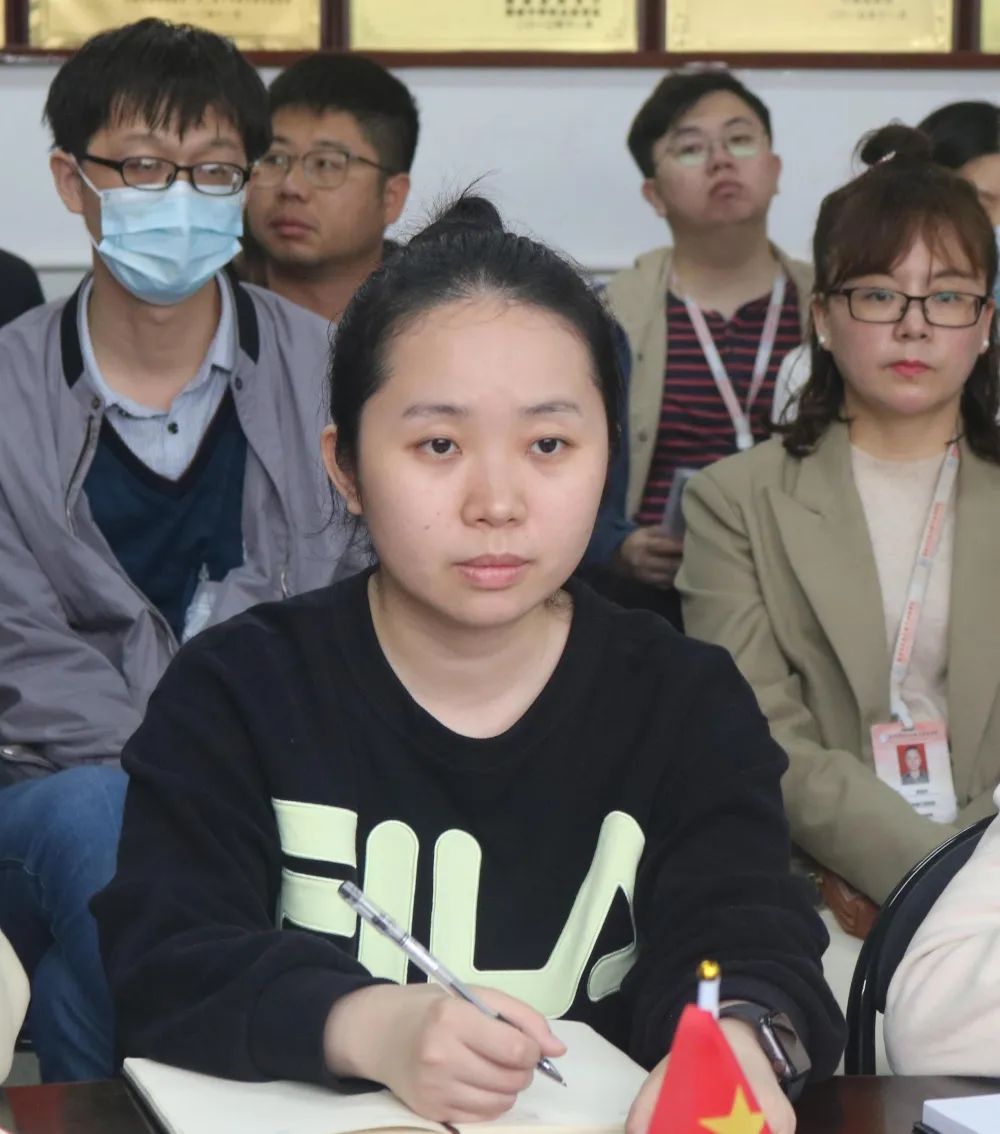 1653890007103160.jpg 铁道工程学院学生科科长陈梅参加会议.jpg