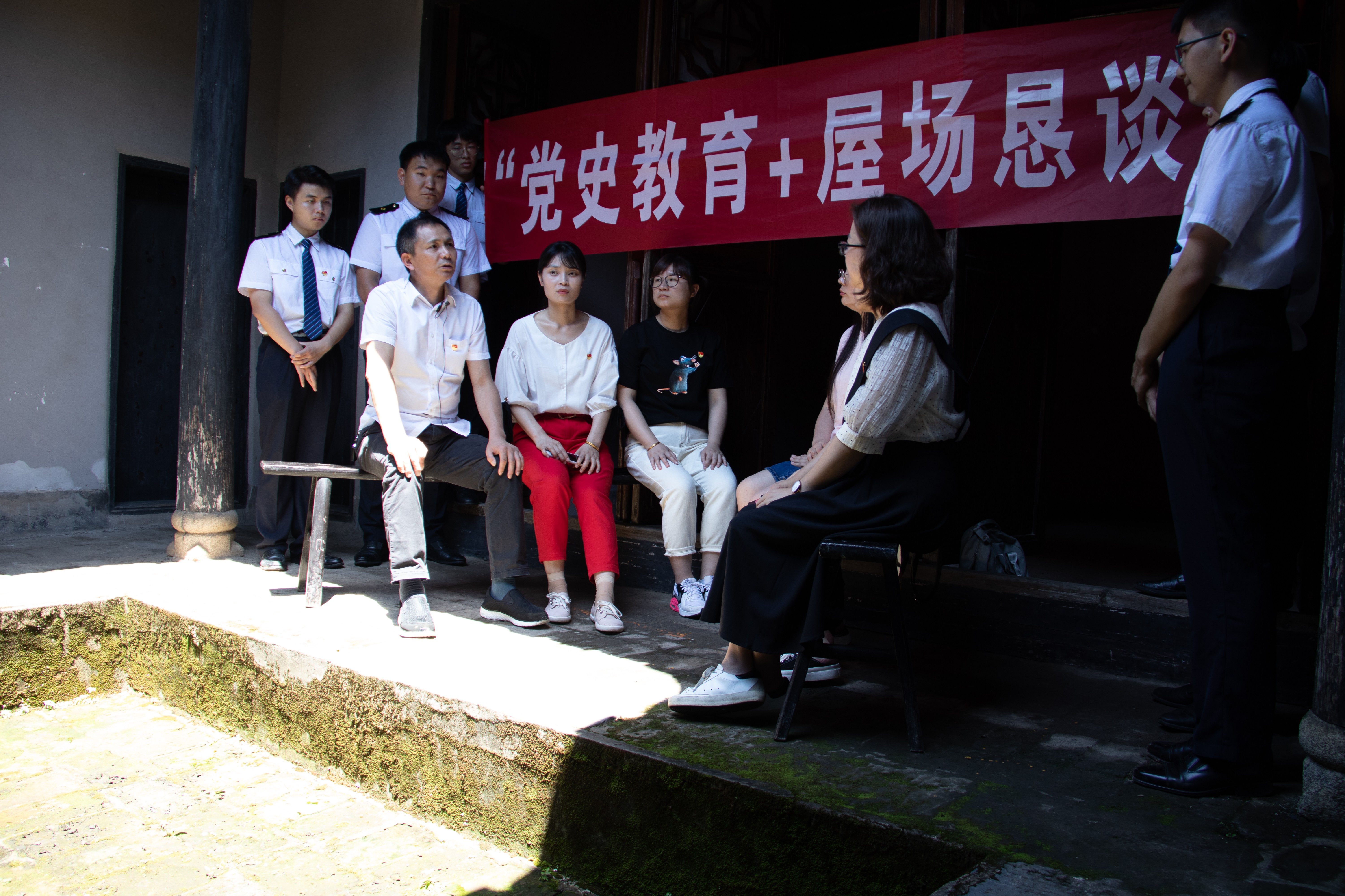 1623235346140520.jpg 学工党小组进行恳谈交流.jpg