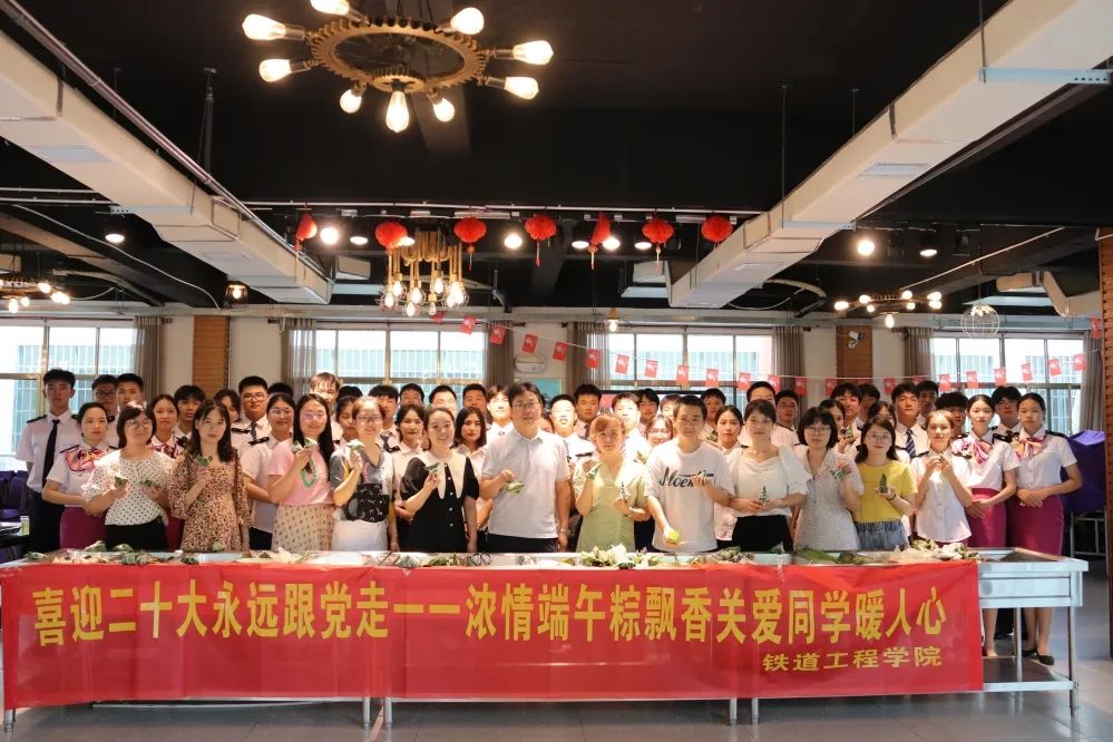 1654358972751291.jpg 合影留念.jpg
