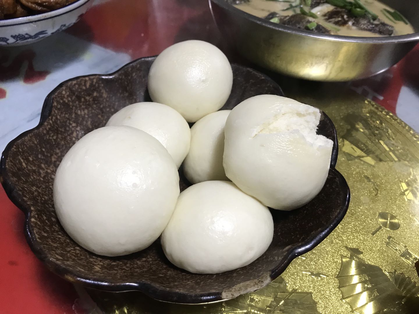 1608014888119456.jpg 热气腾腾的手工馒头.JPG