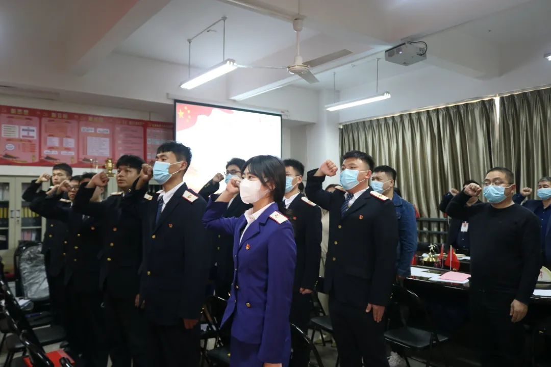 1647254138264602.jpg 入党宣誓.jpg