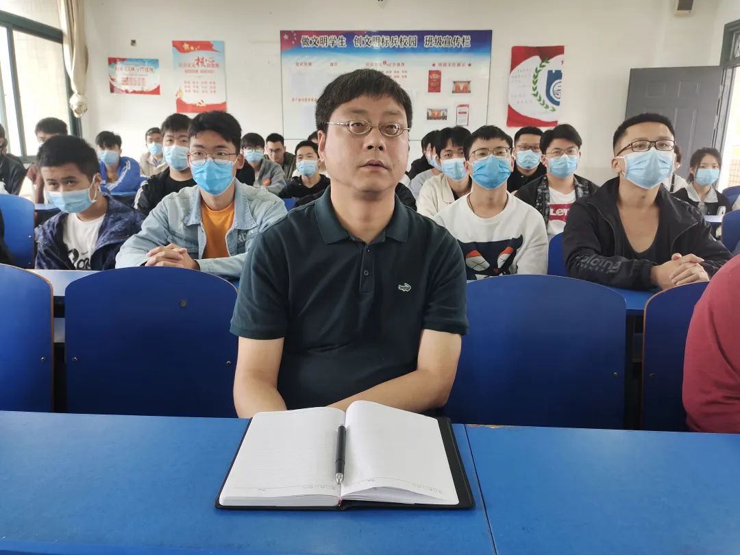 1652545097162617.jpg 铁道工程学院教学科科长曾锟老师.jpg