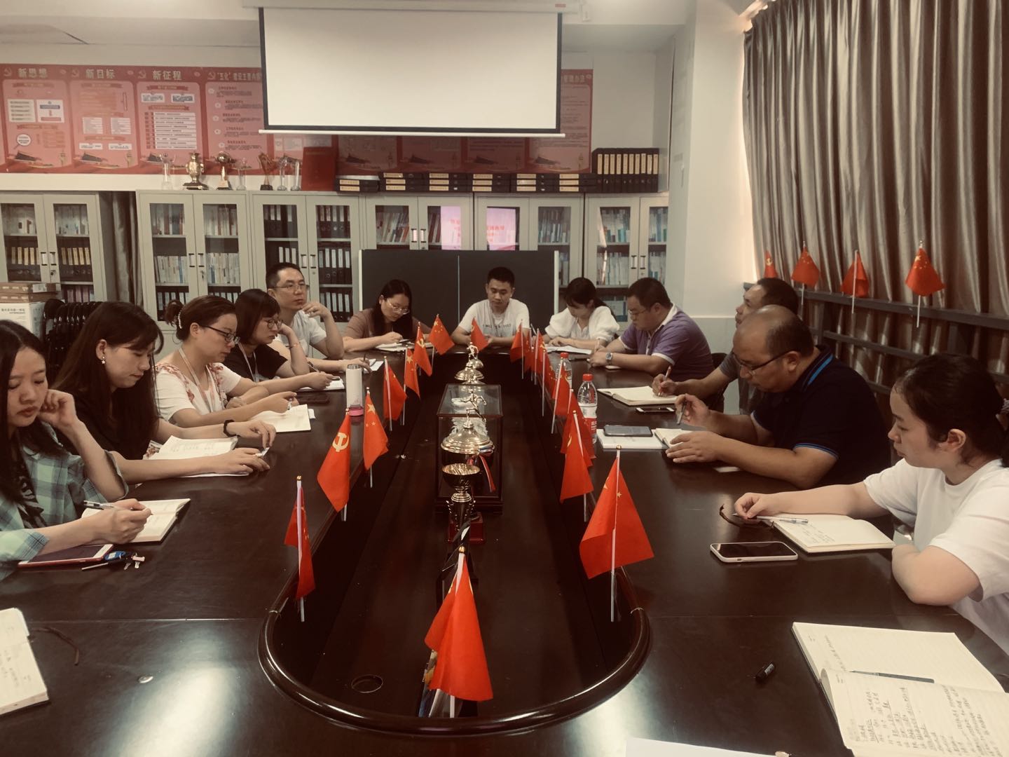 会议现场2.jpg