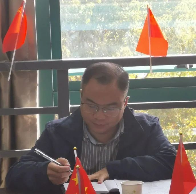 1647580233825952.jpg 湖南高速铁路职业技术学院就业科科长王海军.jpg