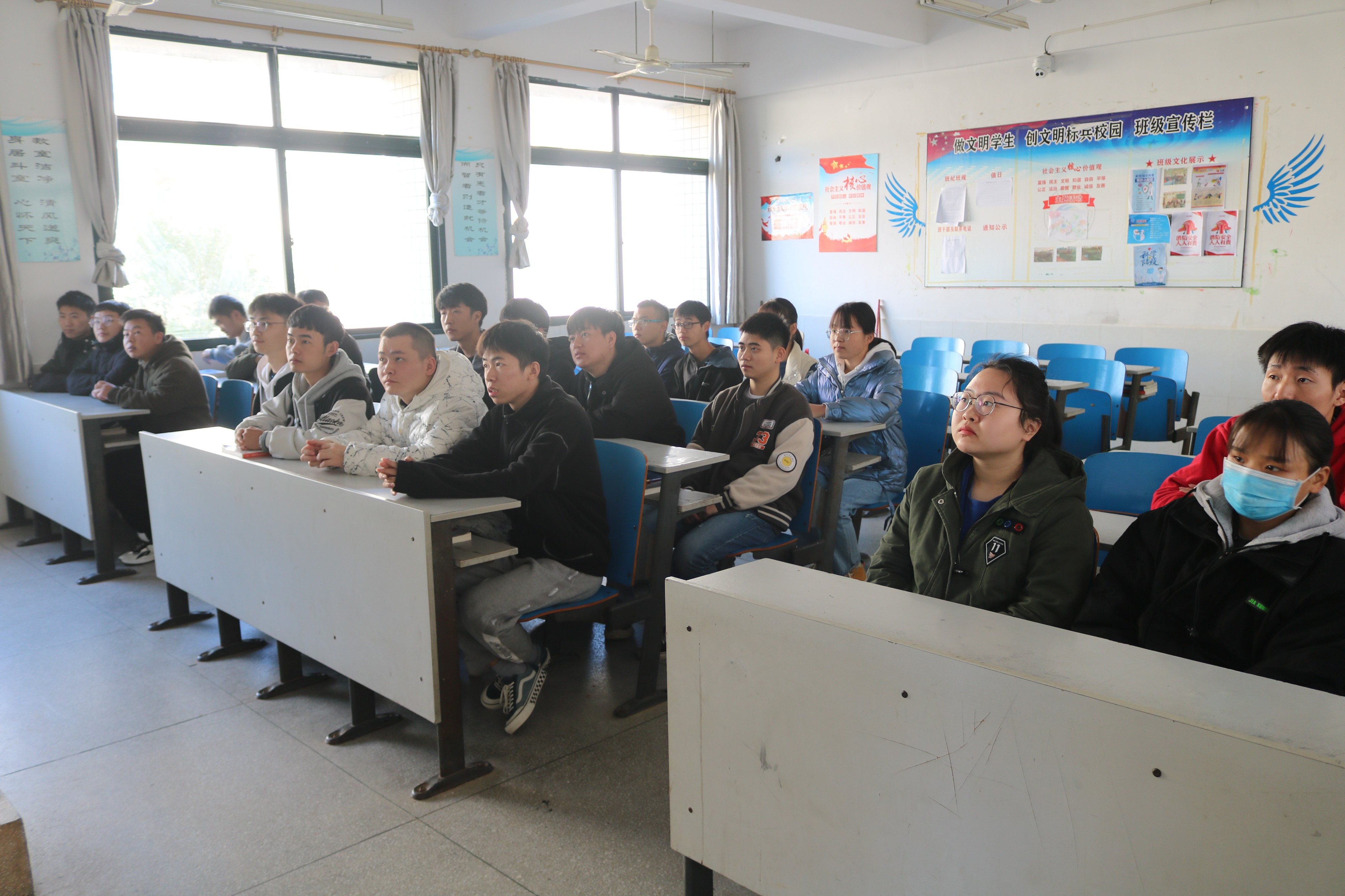 学史观看湖南省第十二次党代会开幕式直播学习现场.JPG