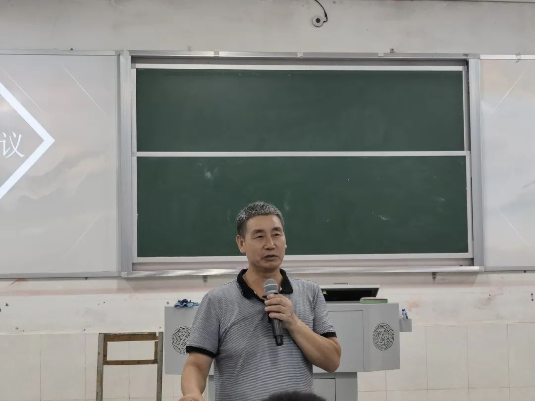 铁道工程学院专职副书记蔡世勋发表讲话.jpg