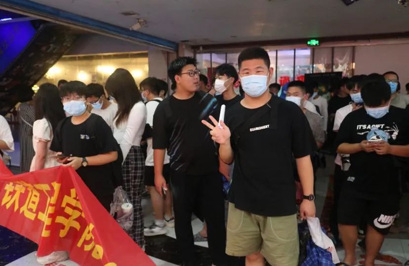 1654357546239256.jpg 观影现场2.jpg