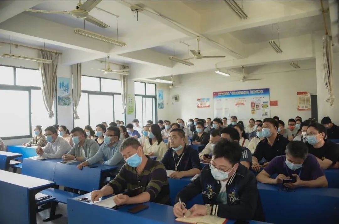 1649857101127627.jpg 会议现场.jpg