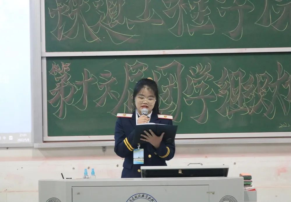 青协汇报工作.jpg
