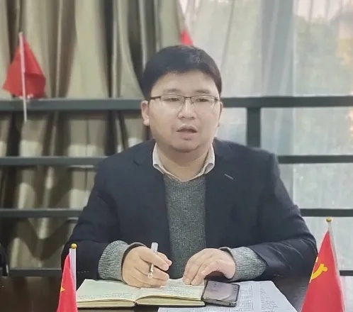 1640331228864293.jpg 铁道工程学院党总支书记杨东方发言.jpg