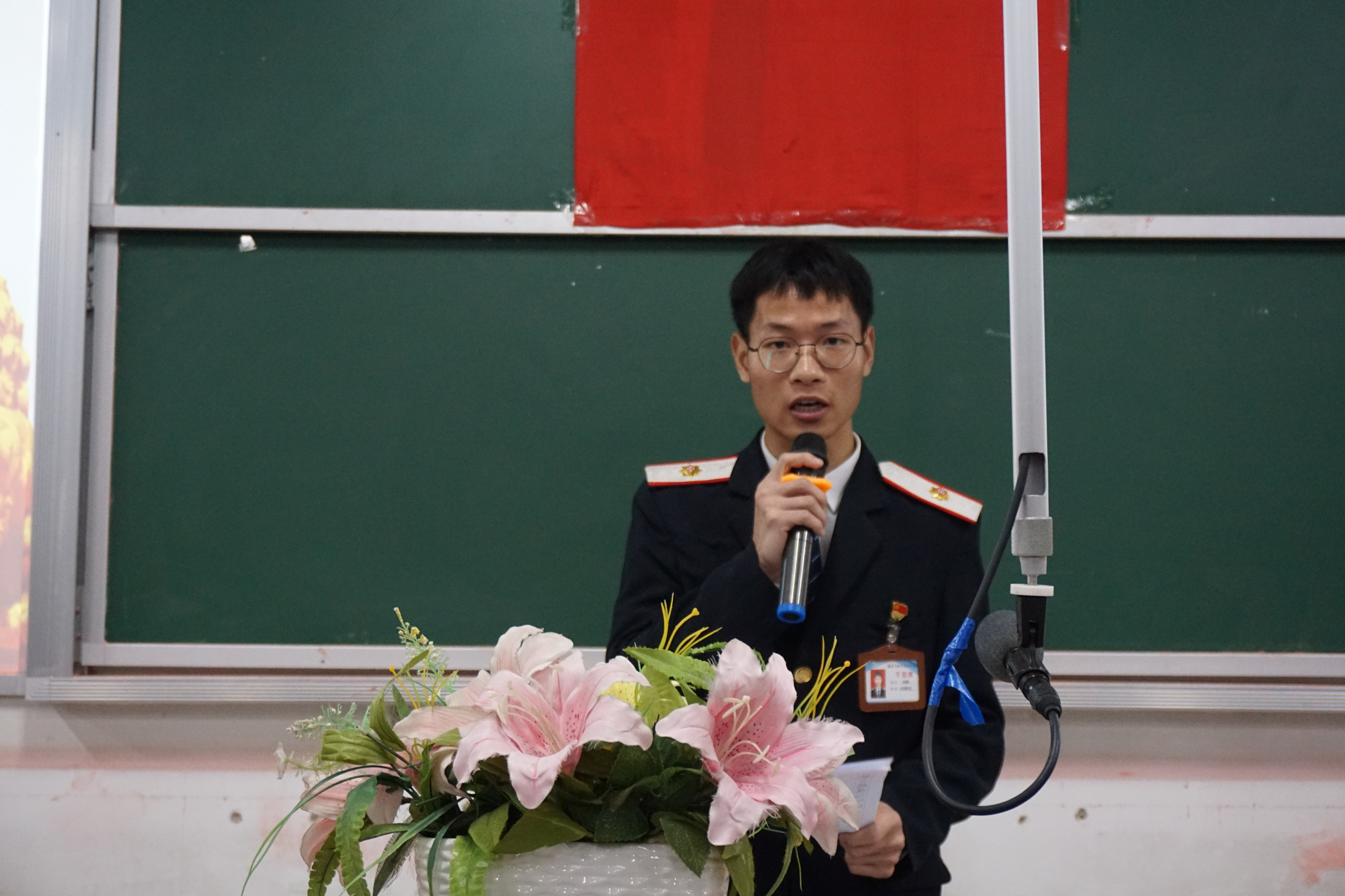 团学组织 办公室代表发言.JPG
