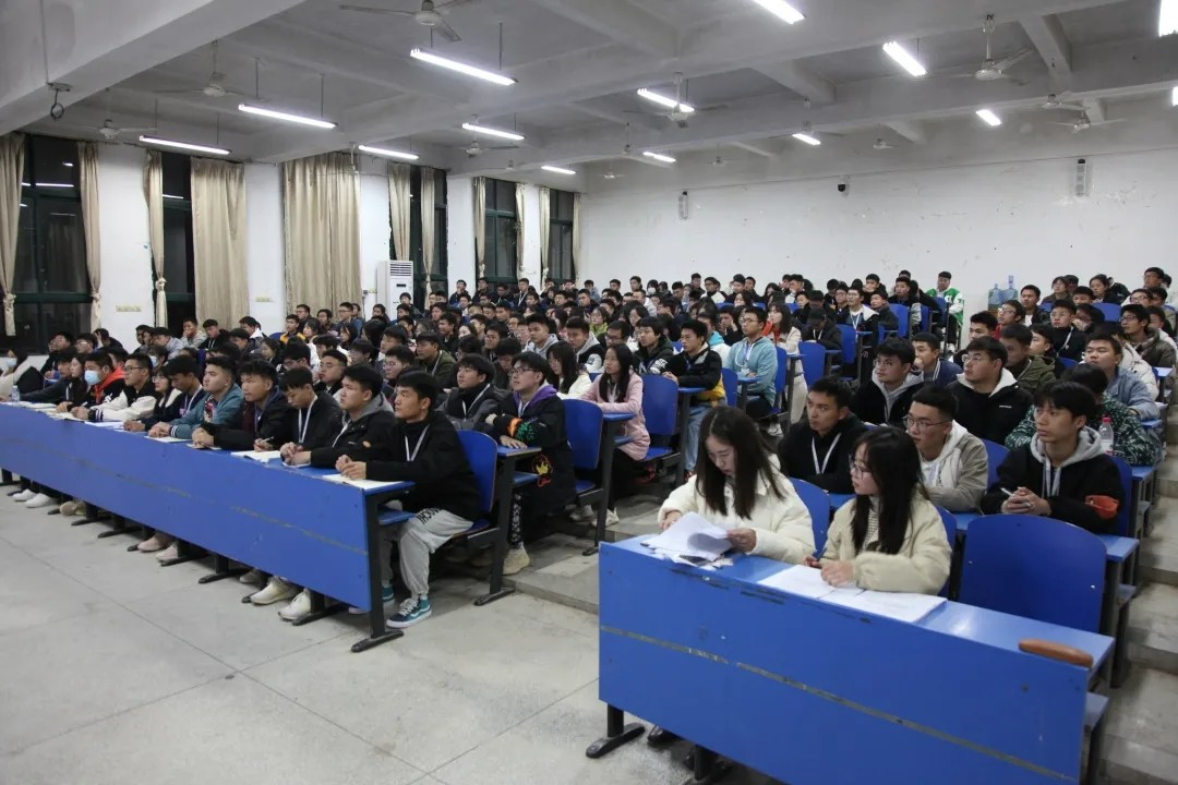 1640071968134082.jpg 培训现场.jpg