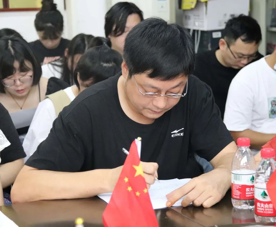 1665209120355657.jpg 铁道工程学院教学科科长曾锟.jpg