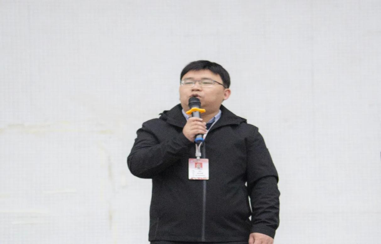 铁道工程学院党总支书记杨东方发表讲话.png