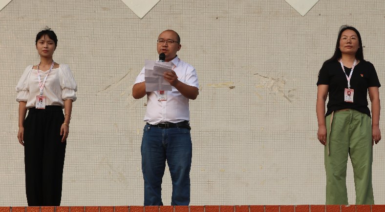 1600183085126255.jpg 铁道工程学院党总支书记杨东方进行发言.jpg